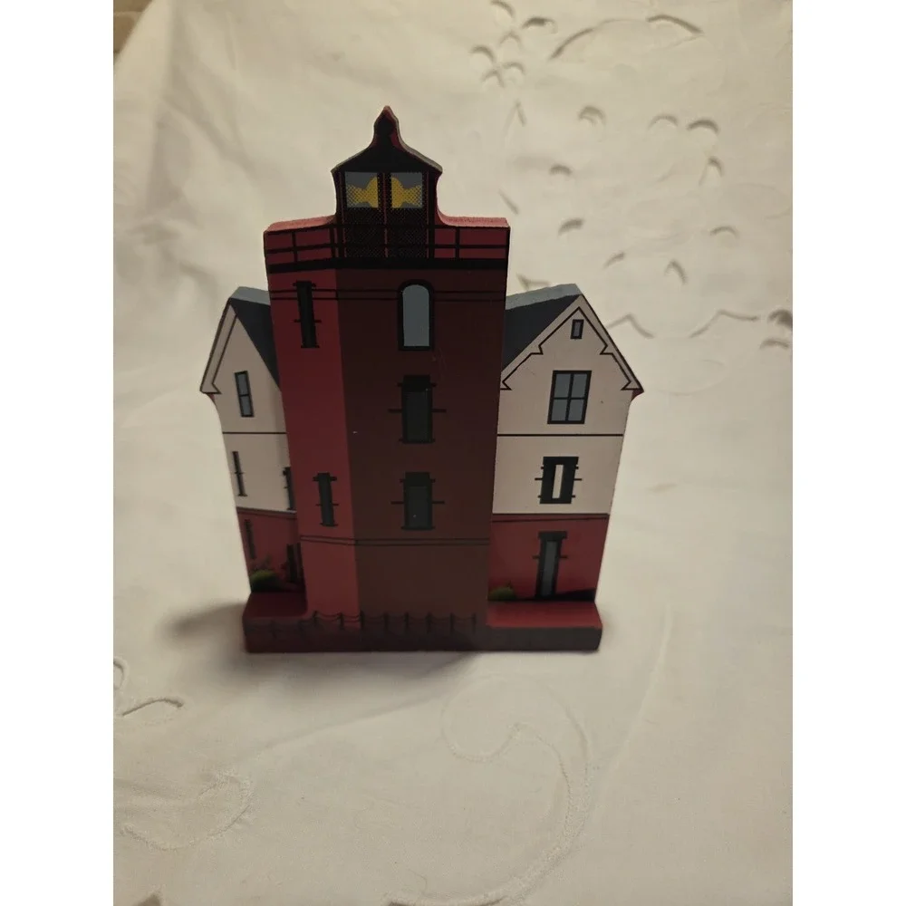 1993 Sheila's Collectibles Round Island Lighthouse In Mackinac Island